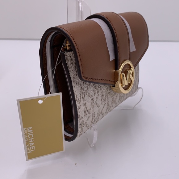 NWT MICHAEL KORS CARMEN MEDIUM FLAP BIFOLD WALLET VANILLA SIGNATURE COLOR - Picture 10 of 13
